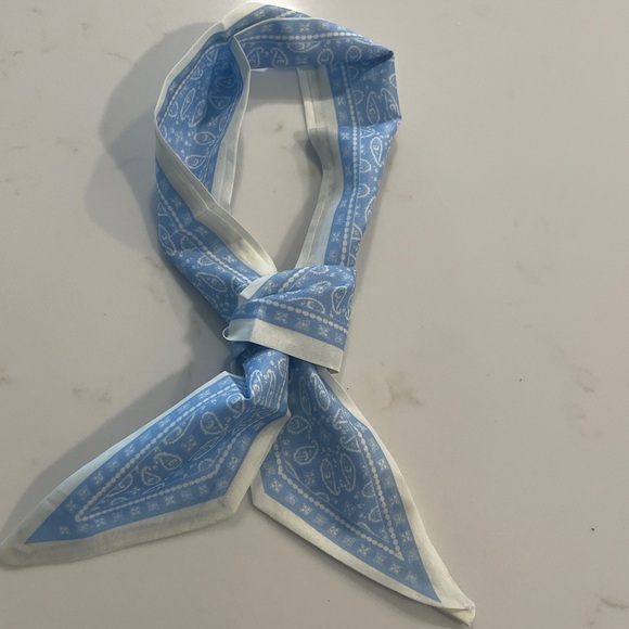 Two Elegant floral and Paisley Patterned neckerchief scarfs NWOT - Picture 4 of 5